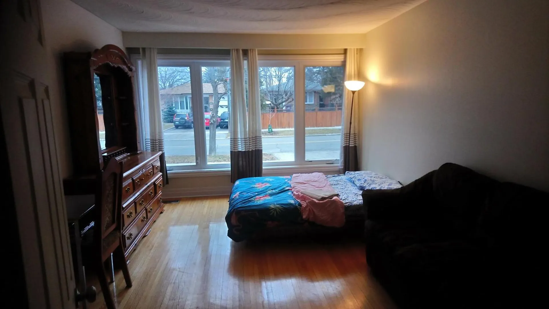 Private Rooms, Free Parking, Full Kitchen, Best Prices In Town- York University Heights Toronto Canada