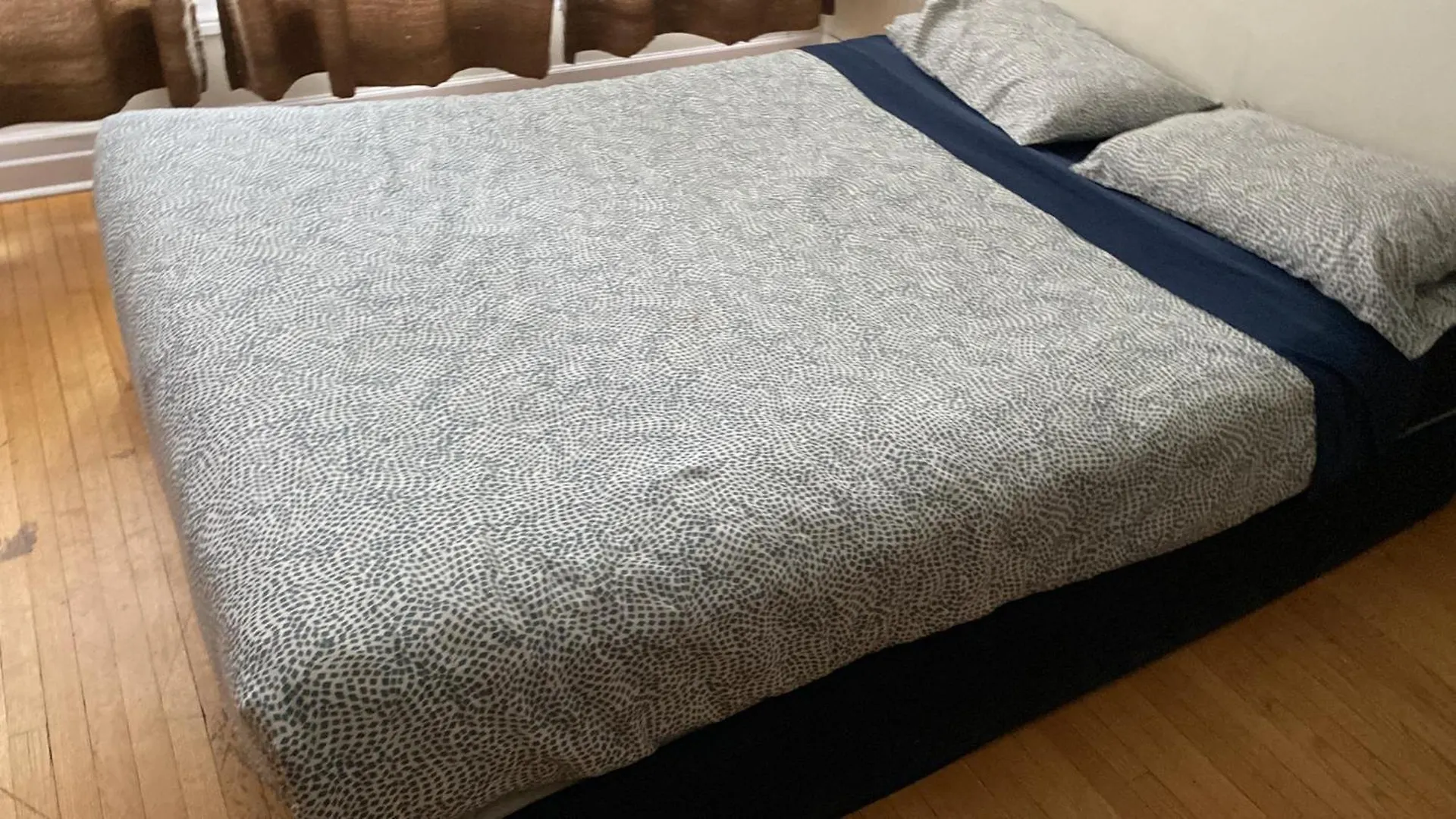 Guest house Private Rooms, Free Parking, Full Kitchen, Best Prices In Town- York University Heights Toronto