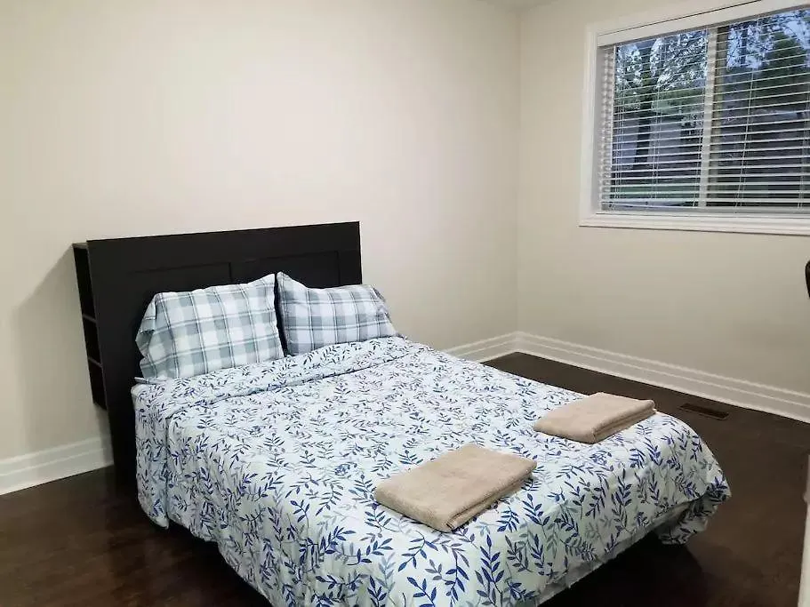 Private Rooms, Free Parking, Full Kitchen, Best Prices In Town- York University Heights Toronto 0*,  Canada